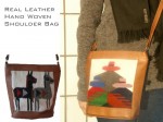 両面に施された手織りの柄が素敵なエクアドリアン本革レザーショルダーバッグ
