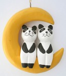 木彫り月に乗ったパンダ（大）[http://asianstyle-mao.com/ アジア雑貨の輸入・卸・販売★アジアンスタイルマオ]