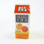 オレンジジュースパックの消しゴム